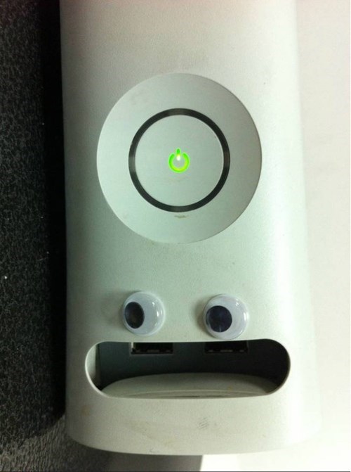 el-frontal-de-la-xbox-parece-una-cara