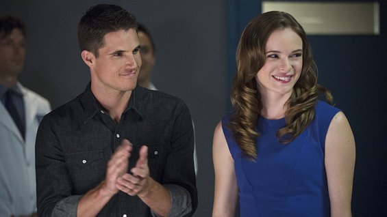 the-flash-robbie-amell-danielle-panabaker