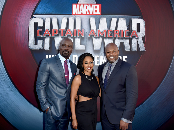 Mike Colter, Simone Missick y Cheo Hodari Coker en la premier de 'Capitán América: Civil War'