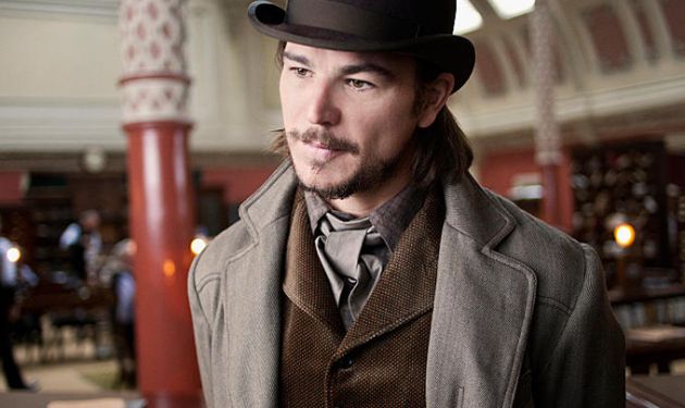 superman Josh Hartnett