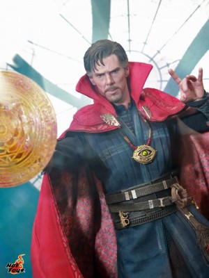 Hot Toys Doctor Strange (2)