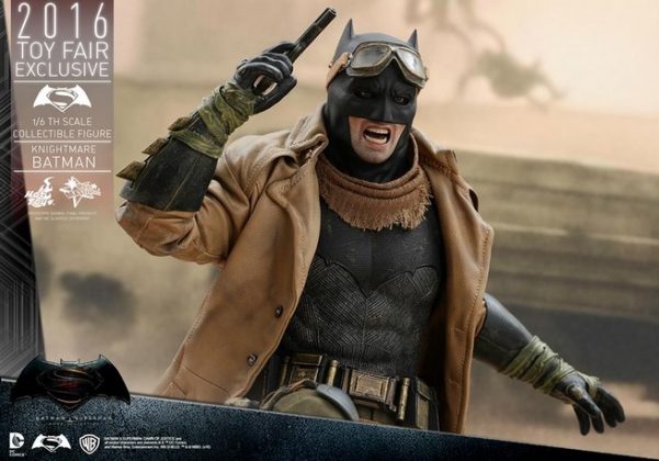 Hot Toys Knightmare Batman (14)