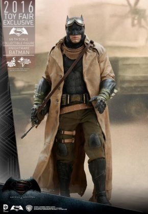 Hot Toys Knightmare Batman (2)