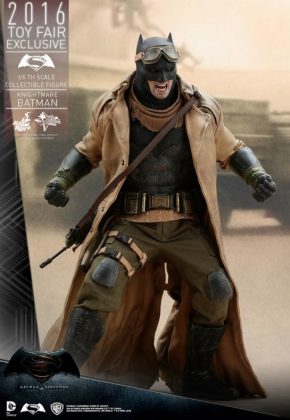 Hot Toys Knightmare Batman (4)