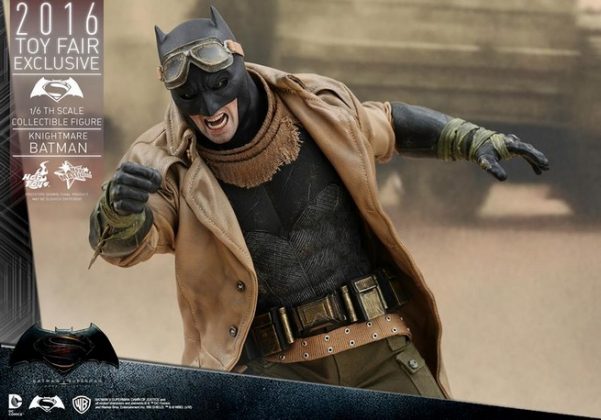 Hot Toys Knightmare Batman (7)