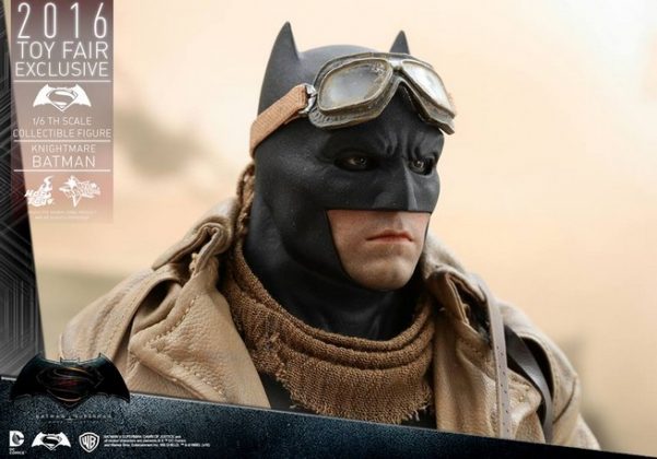 Hot Toys Knightmare Batman (9)