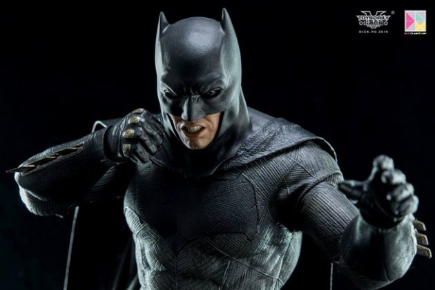 Hot Toys Batman v Superman Batman (33)