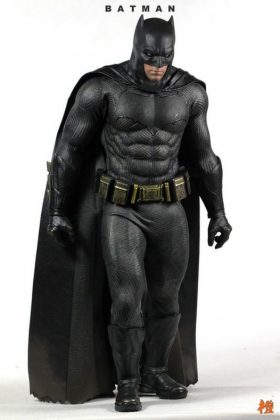 Hot Toys Batman v Superman Batman (46)