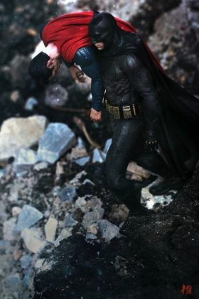 Hot Toys Batman v Superman Batman (49)