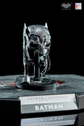 Hot Toys Batman v Superman Batman (52)