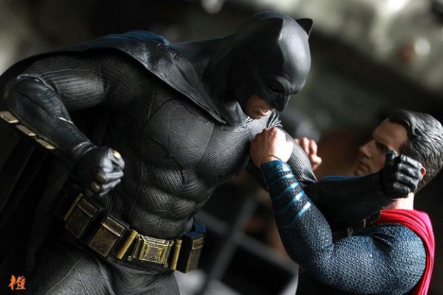 Hot Toys Batman v Superman Batman (55)