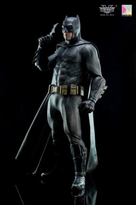 Hot Toys Batman v Superman Batman (56)