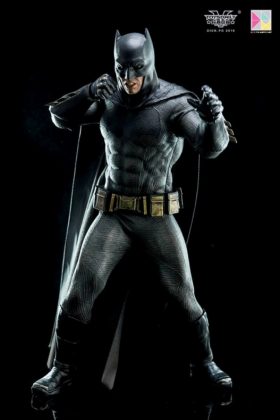 Hot Toys Batman v Superman Batman (66)