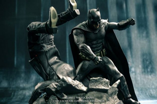 Hot Toys Batman v Superman Batman (8)