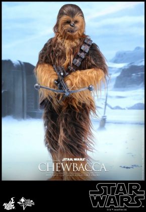 Hot Toys presenta una figura edición limitada de Chewbacca de 'El despertar de la Fuerza' 004