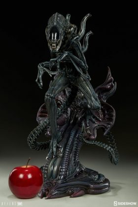 Sideshow presenta una estatua del Alien Warrior 005