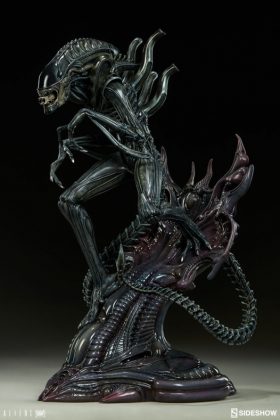 Sideshow presenta una estatua del Alien Warrior 006