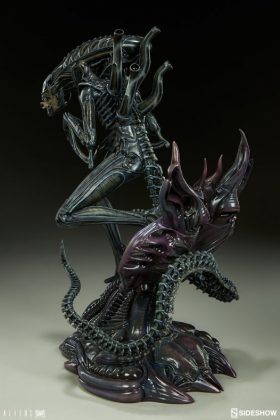 Sideshow presenta una estatua del Alien Warrior 007