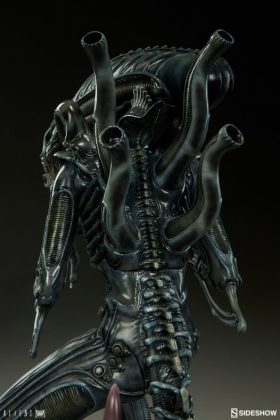 Sideshow presenta una estatua del Alien Warrior 016