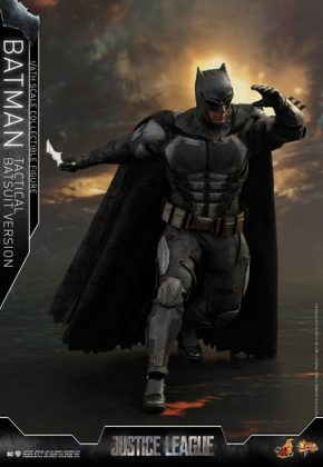 batman hot toys 10