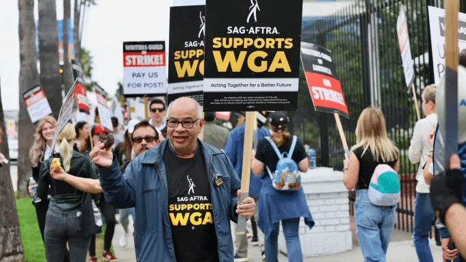 Hollywood, Huelga guionistas, SAG-AFTRA, wga