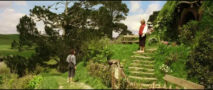 La imagen tiene un atributo ALT vacío; su nombre de archivo es bilbo-and-frodo-chat-741x315.webp