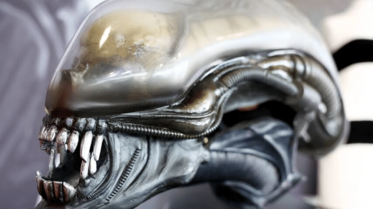 Alien, Alien: Earth serie, Hulu 2025 ciencia ficción, invasión extraterrestre, Sydney Chandler